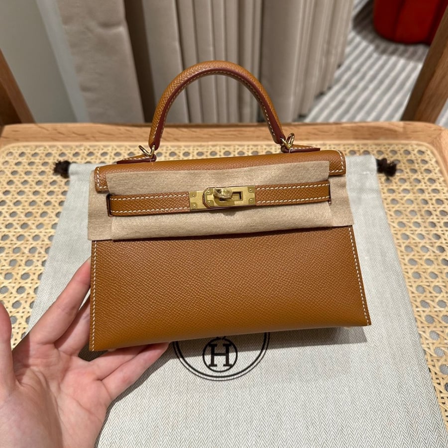 Her -Mini Kelly