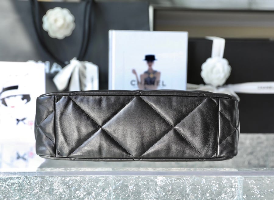 Chanel 19 SHOPPING BAG