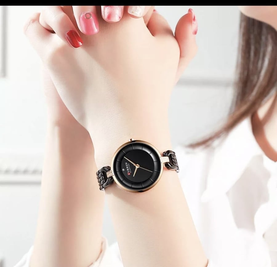 Elegant women's wristwatch, brand CURREN, model 9052
