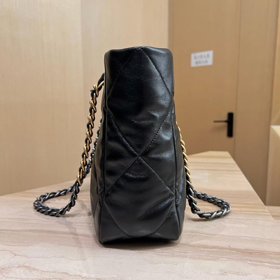شنطة شانيل Shopping Bag