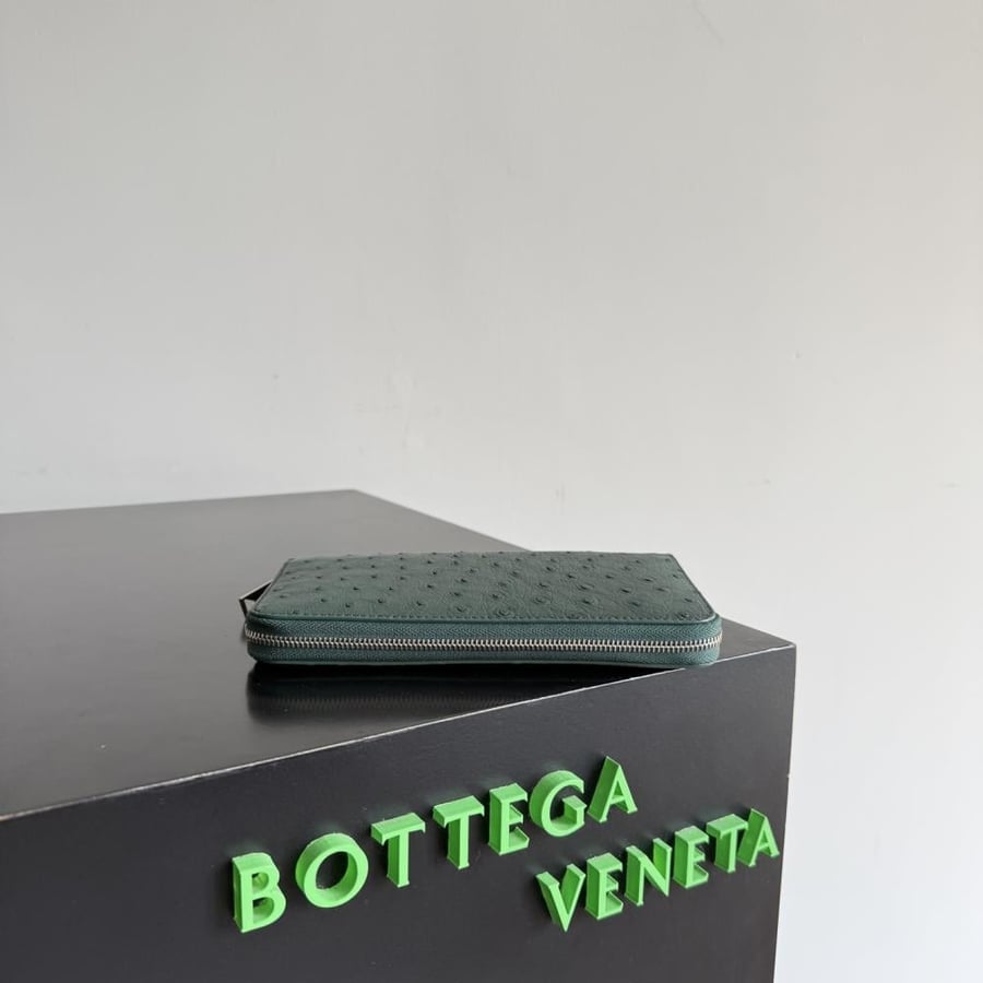محفظة بوتيغا Ostrich Leathe bottega