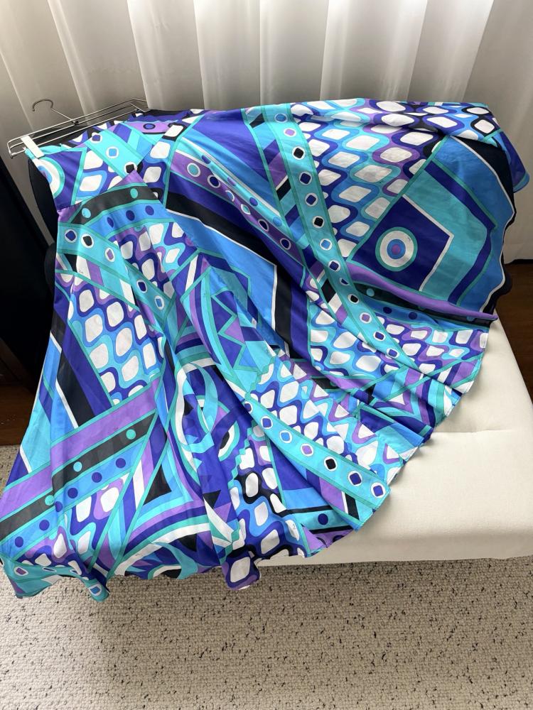 تنورة Pucci