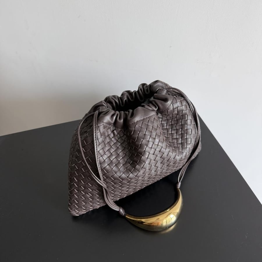 شنطة بوتيغا Dustbag handle Bottega