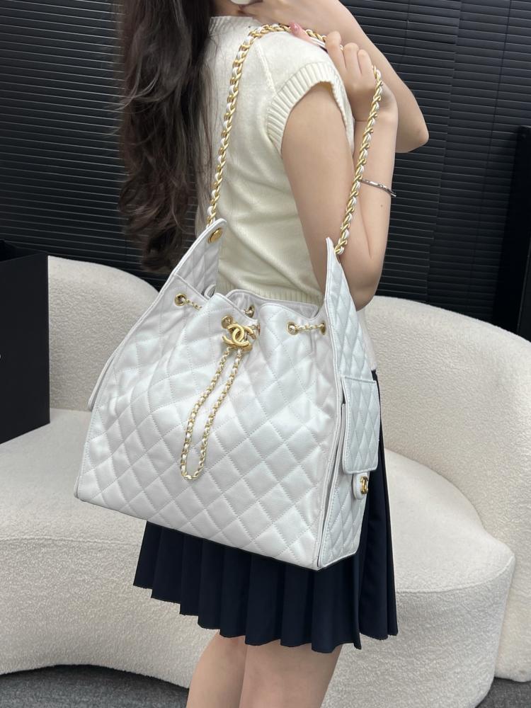 شنطة شانيل hopo bag مقاس 40cm