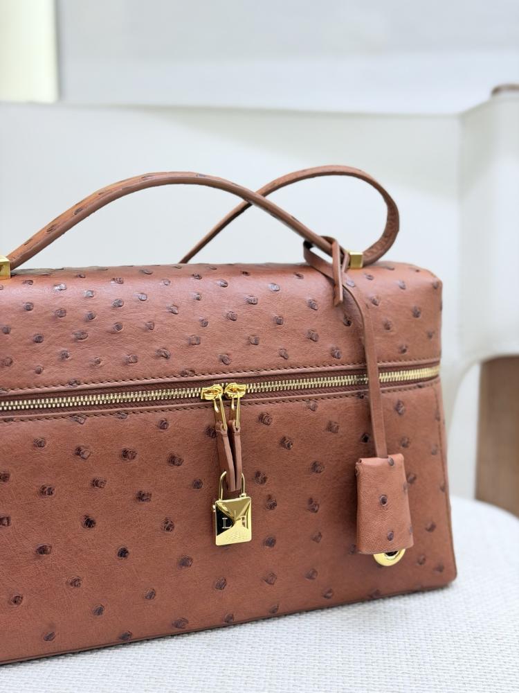 شنطة لورو بيانا Extra Ostrich Lora piana مقاس 27 cm