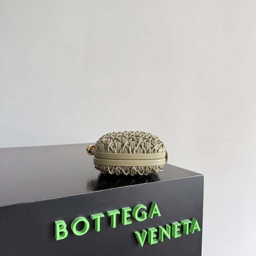 شنطة بوتيغا knot Bottega