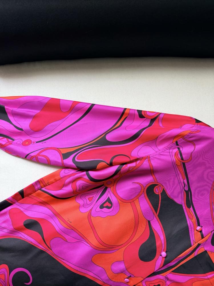 قميص Pucci.