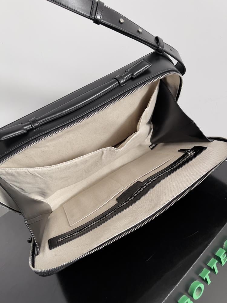 شنطة بوتيغا Laptop Bag bottega.