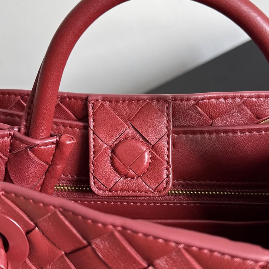 شنطة بوتيغا Mini Andiamo Bottega