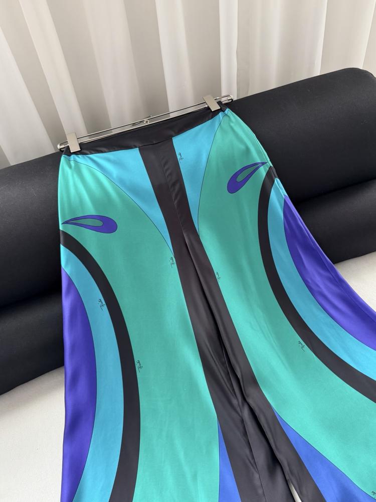 بنطلون Pucci.