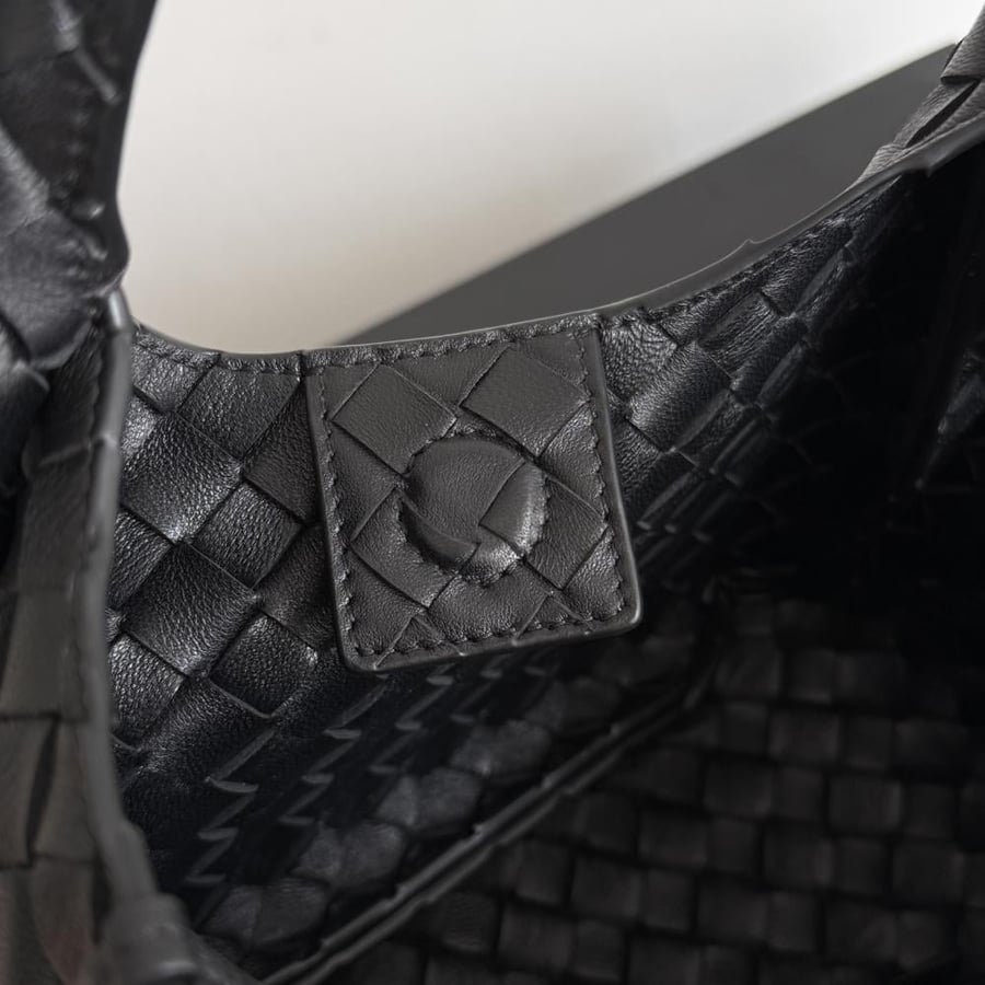 شنطة بوتيغا Baby campana Bottega