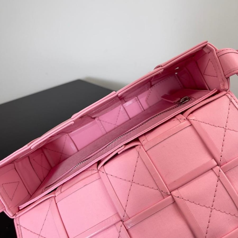 شنطة  بوتيغا Cassette مقاس 23cm