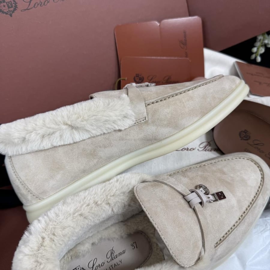 حذاء فلات لورو بيانا Low top fur