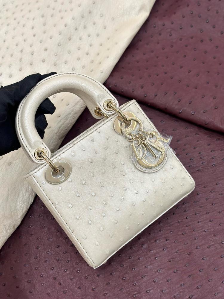 شنطة ديور Lady Ostrich Skin Dior  مقاس 17cm