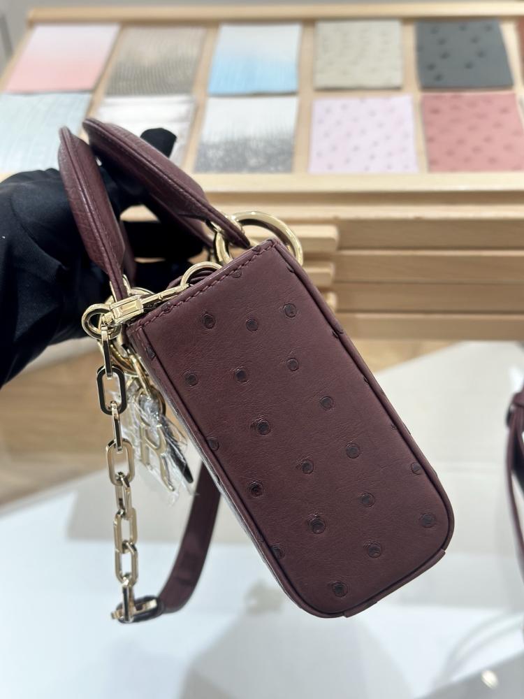 شنطة ديور Lady Ostrich Skin Dior مقاس 22cm