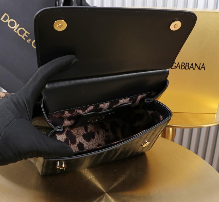 . شنطة دولتشي اند غابانا Medium Sicily handbag