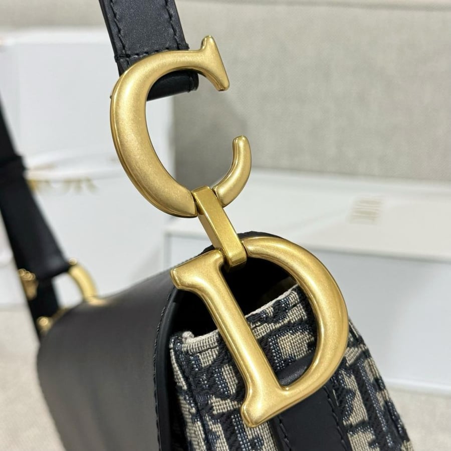 شنطة ديور Saddle Doir