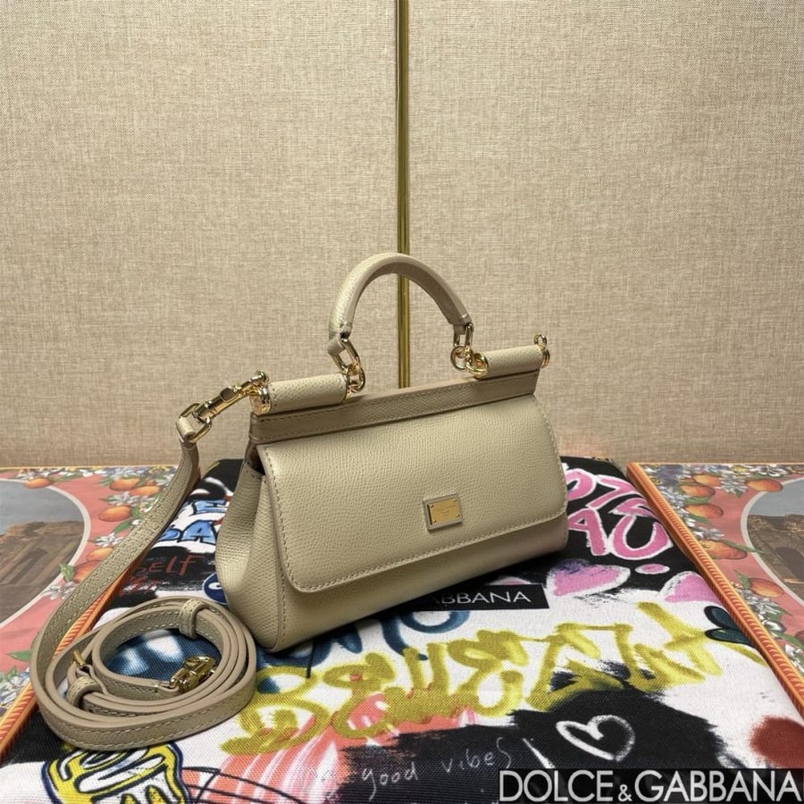 شنطة دولتشي اند غابانا  Mini Sicily handbag