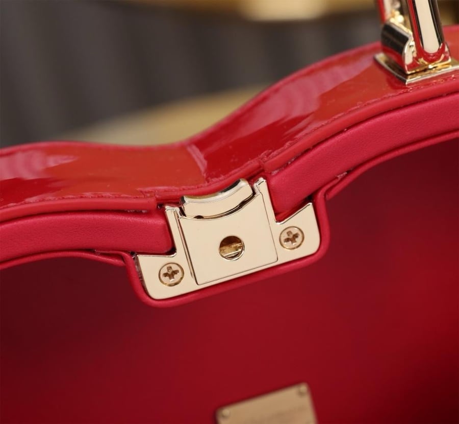 شنطة دولتشي اند غابانا DG Logo Bag box handbag