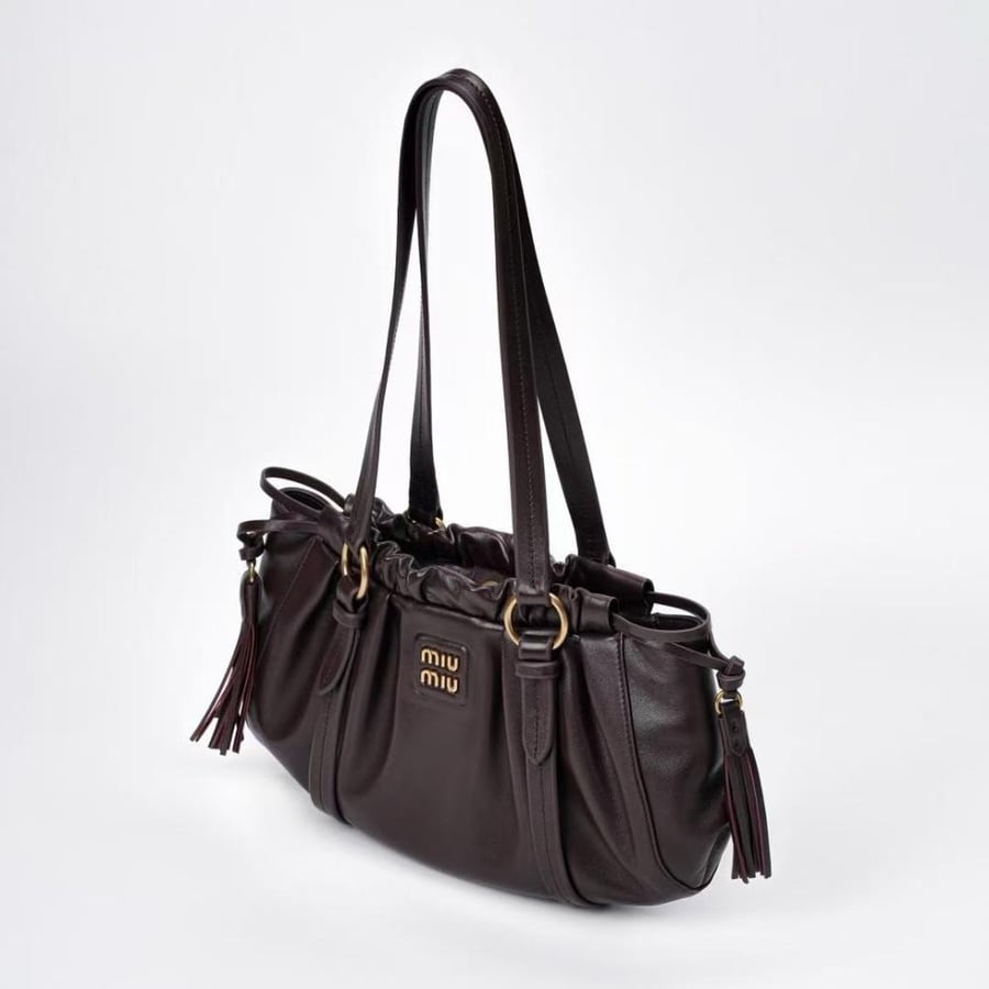 شنطة Miu Miu Joie NAppa مقاس 32cm