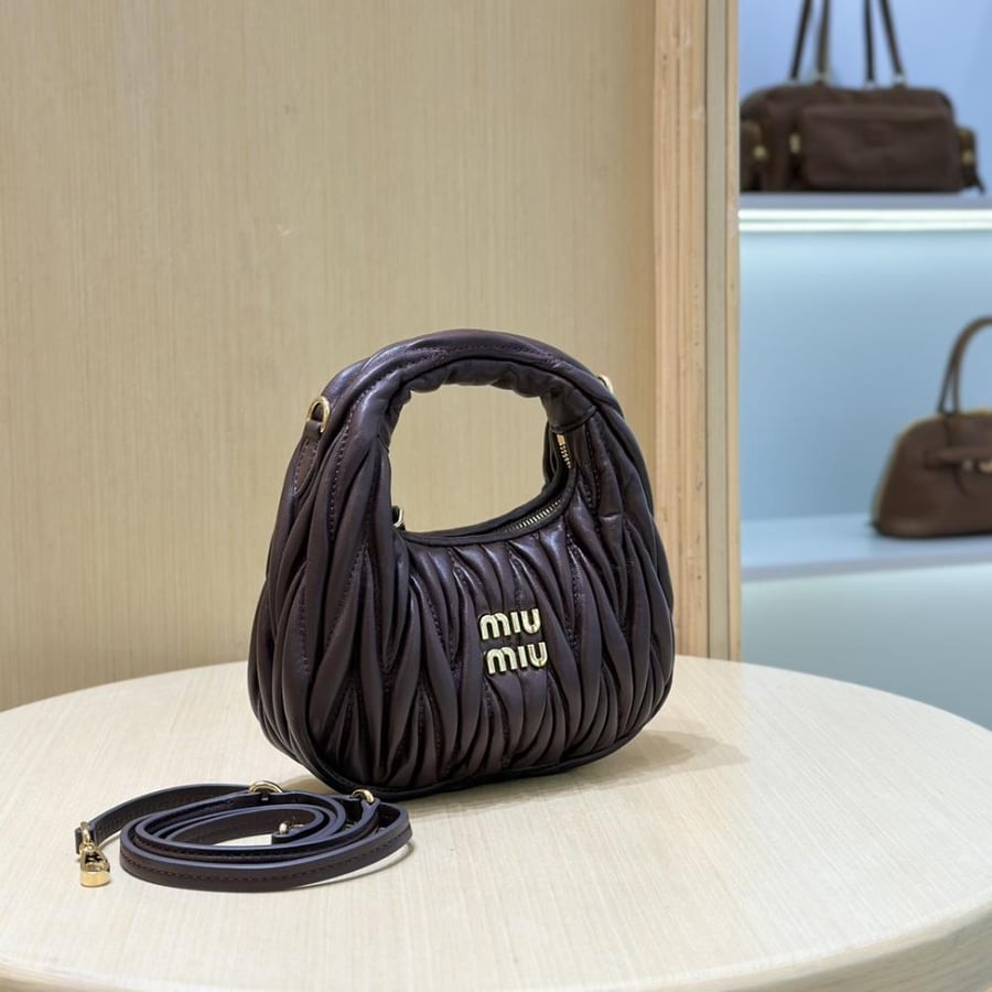 شنطة ميو ميو Mini Hobo Miumiu مقاس 17 cm