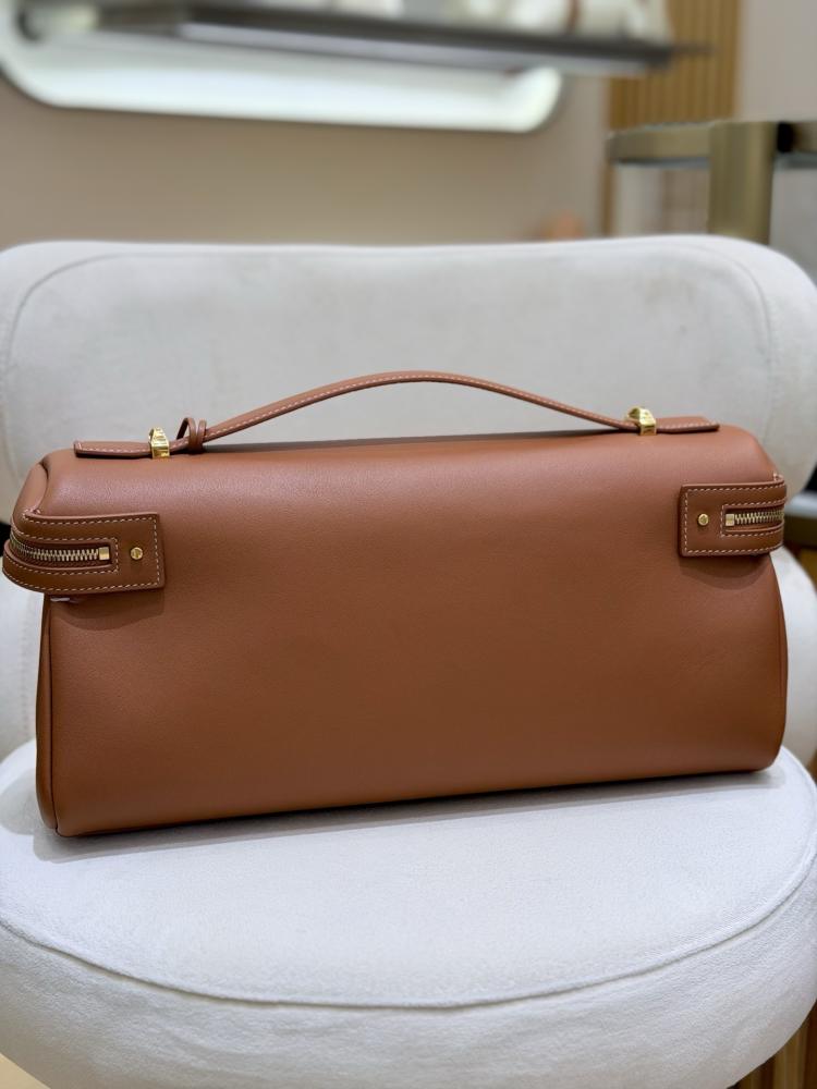 شنطة لورو بيانا Extra Softy Lora piana مقاس 33 cm