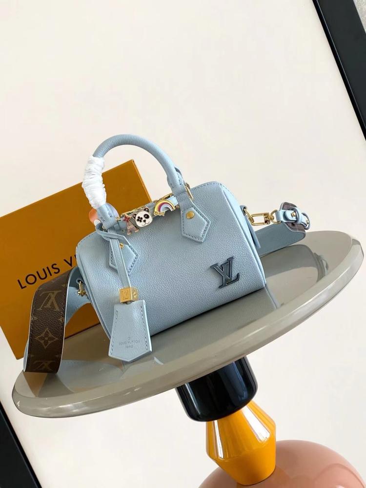 شنطة لويس فيتون Speedy Bandoulière مقاس 18