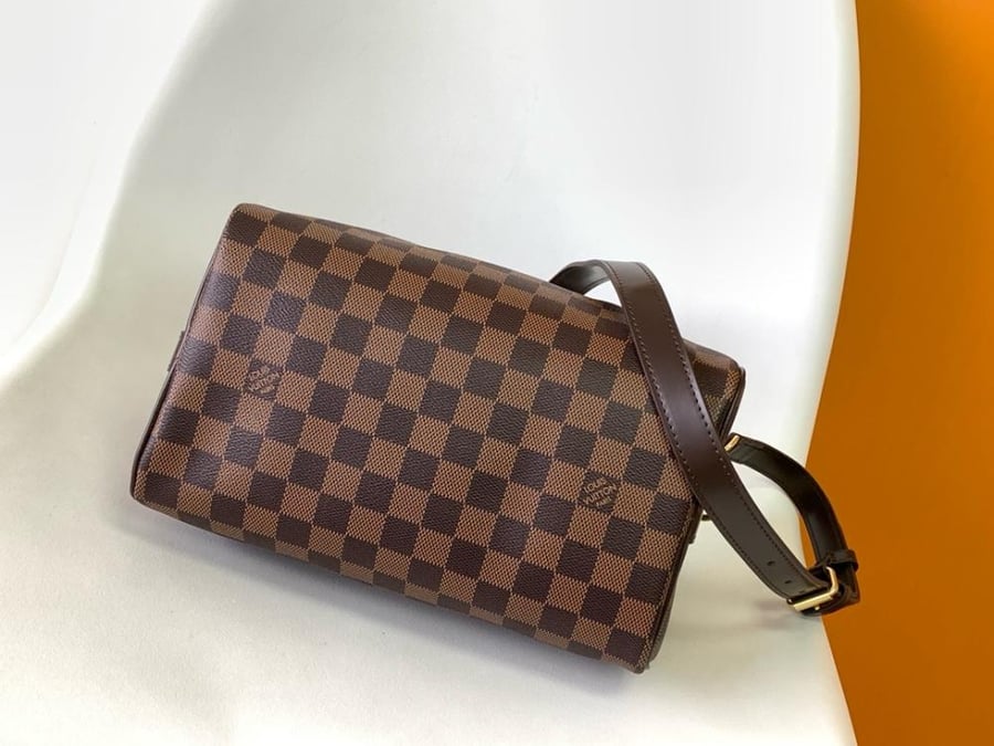 شنطة لويس فيتون Speedy Bandoulière مقاس 25