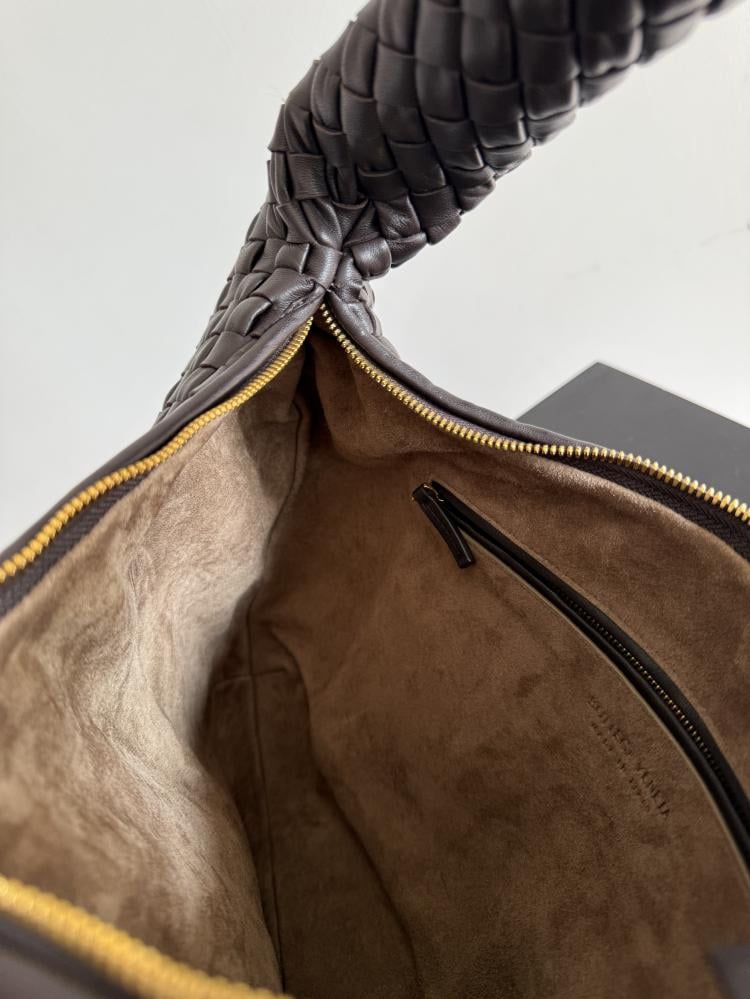 شنطة بوتيغا Medium Bottega