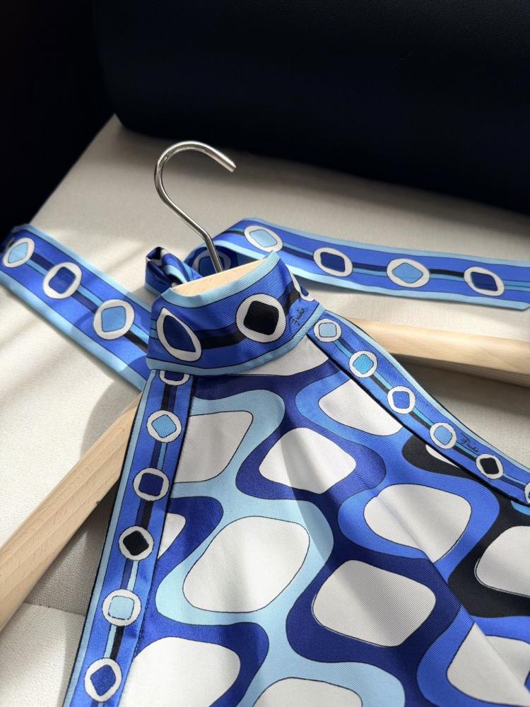 توب Pucci.