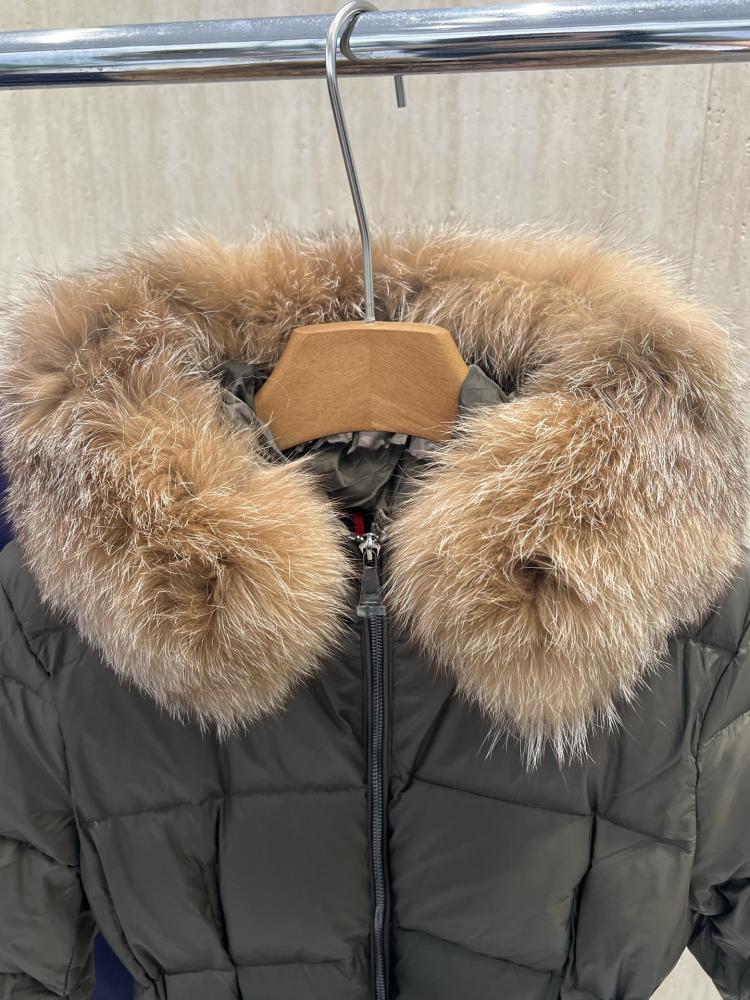 جاكيت Moncler