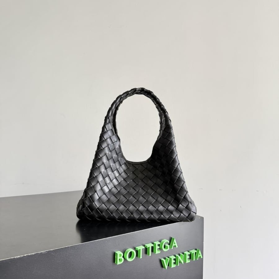 شنطة بوتيغا Campana small