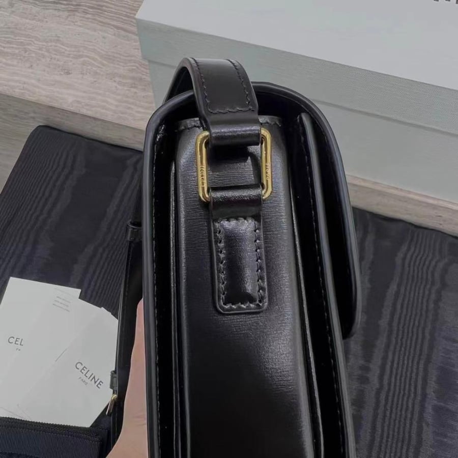 شنطة سيلين Teen Triomphe مقاس 18.5cm