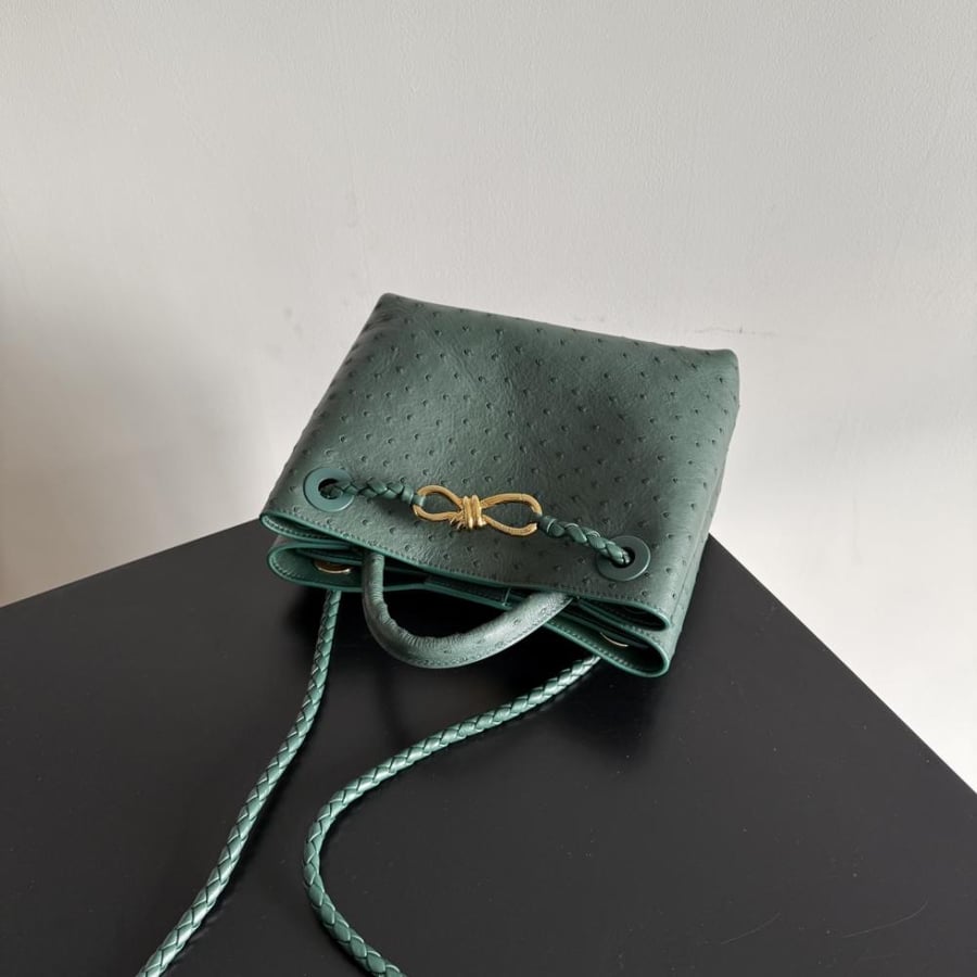 شنطة بوتيغا Andiamo مقاس 25cm