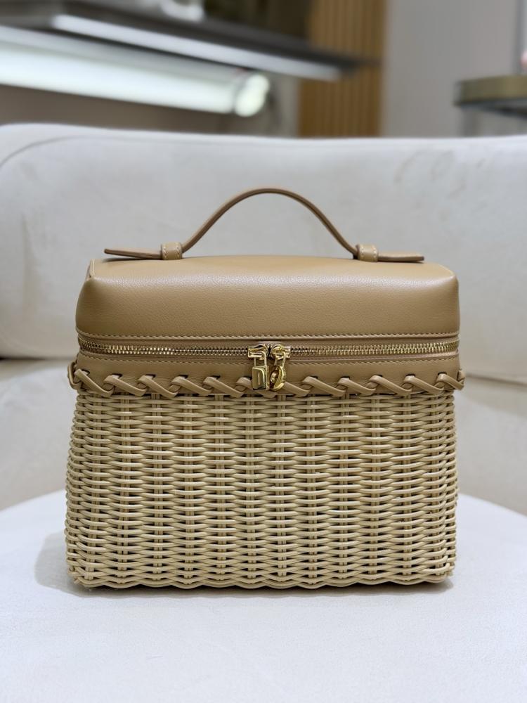شنطة لورو بيانا Extra West Wicker Lora piana مقاس 19 cm