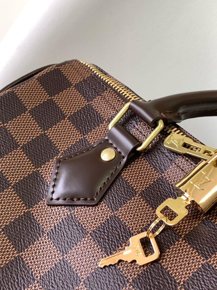 شنطة لويس فيتون Speedy Bandoulière مقاس 25