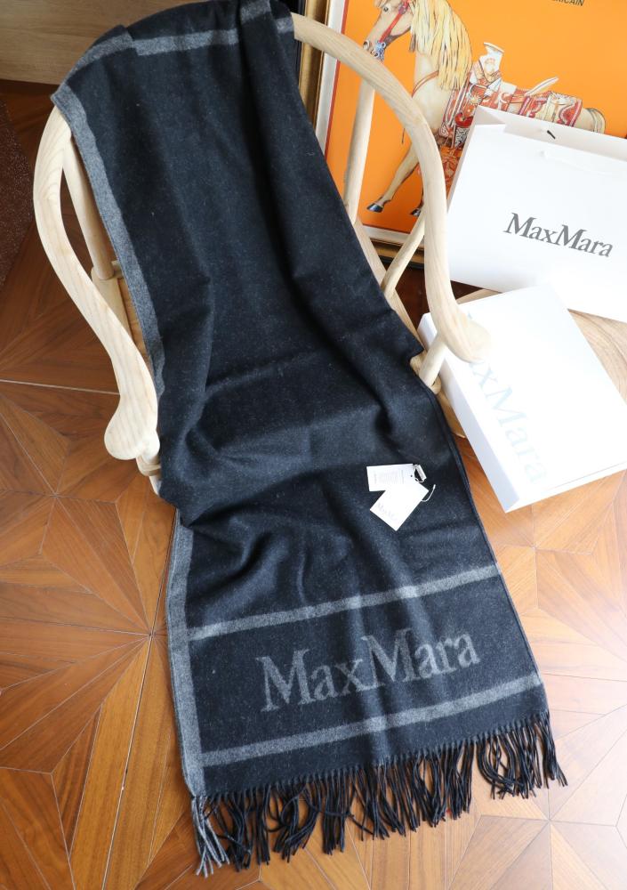 كاب MaxMara