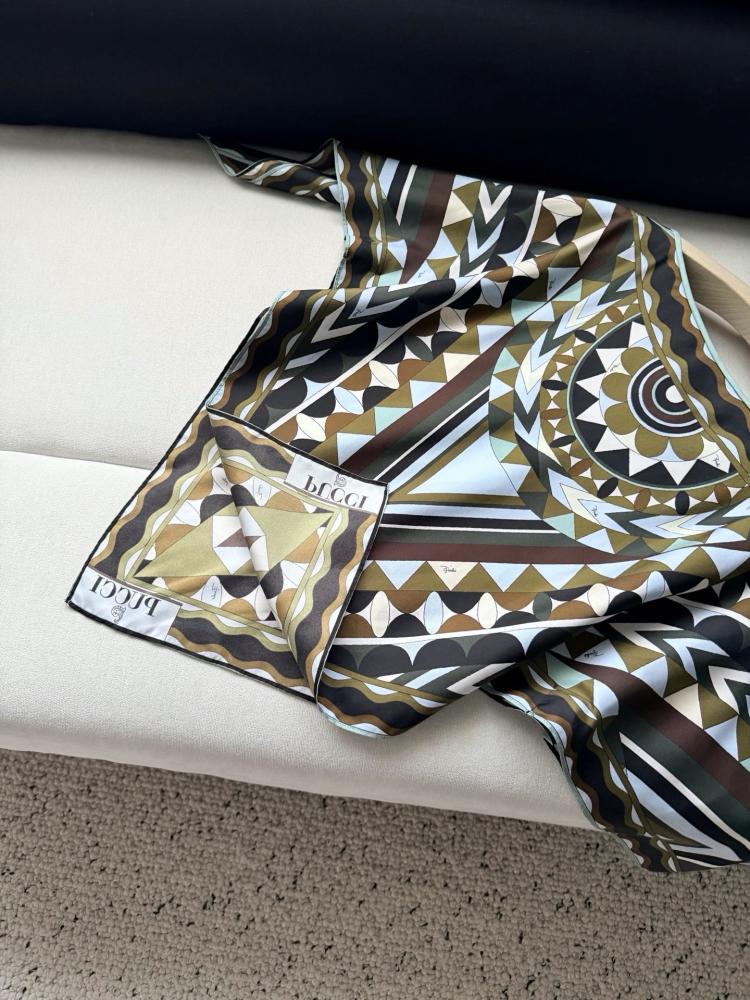 توب كاب Pucci