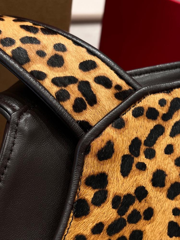 شنطة سان لوران Icare Saint Laurent