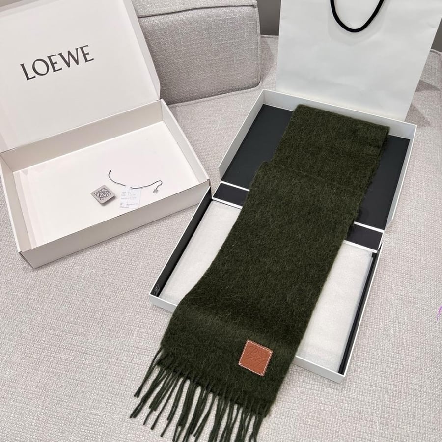 سكارف Loewe
