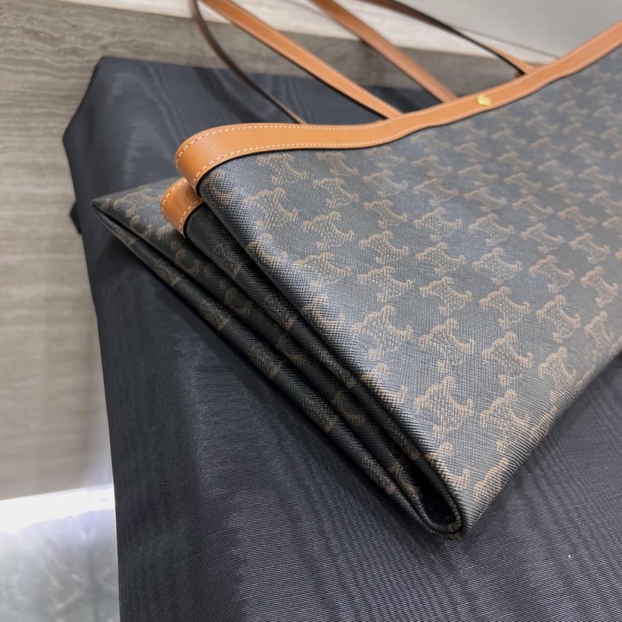شنطة سيلين FLAT SHOPPER