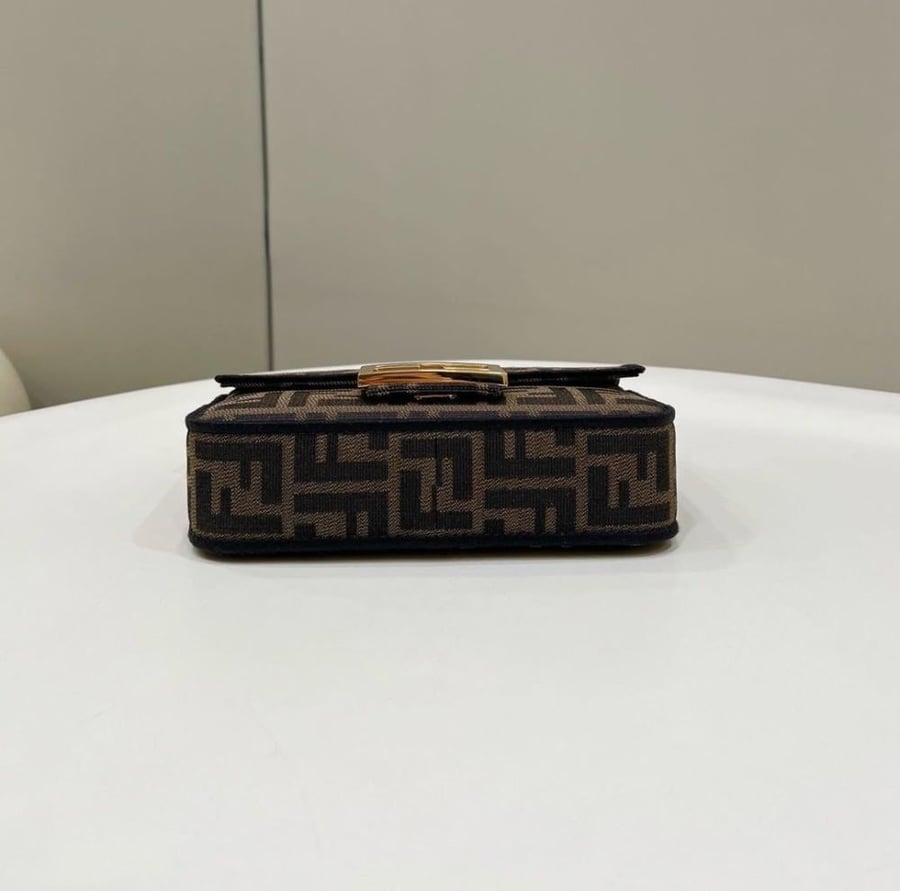 شنطة مقاس 20cm