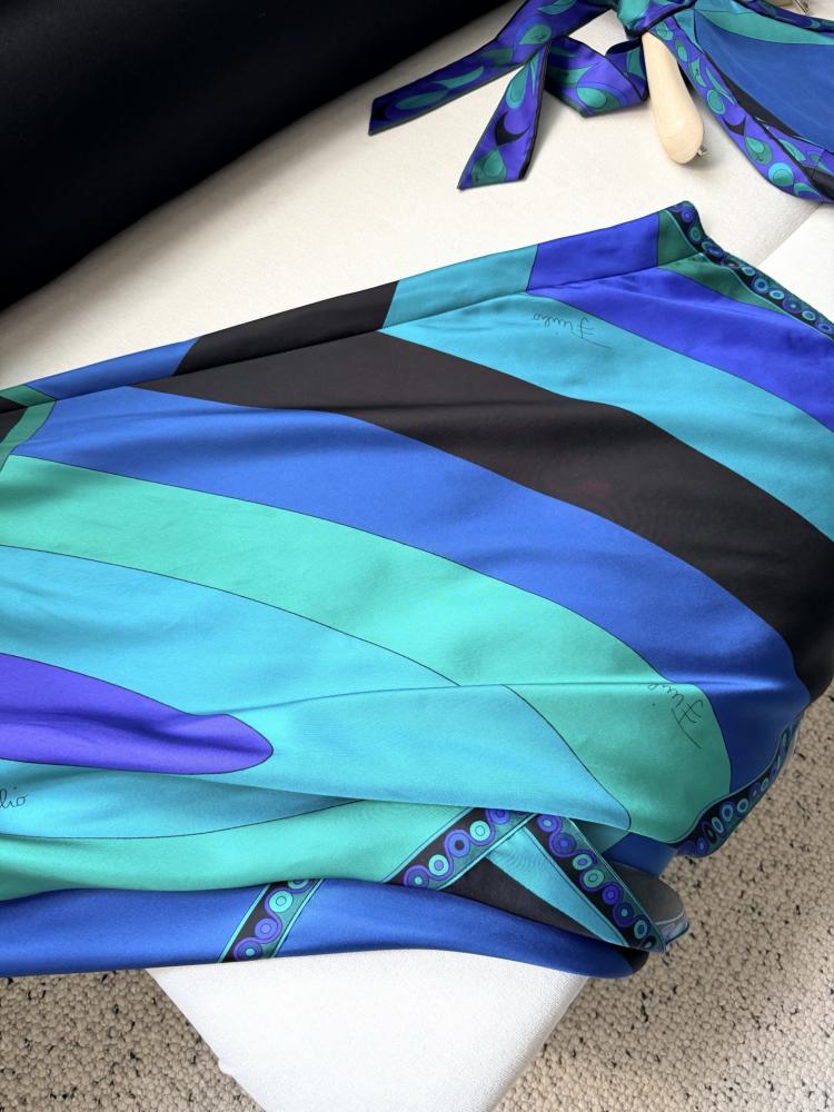 تنورة Pucci