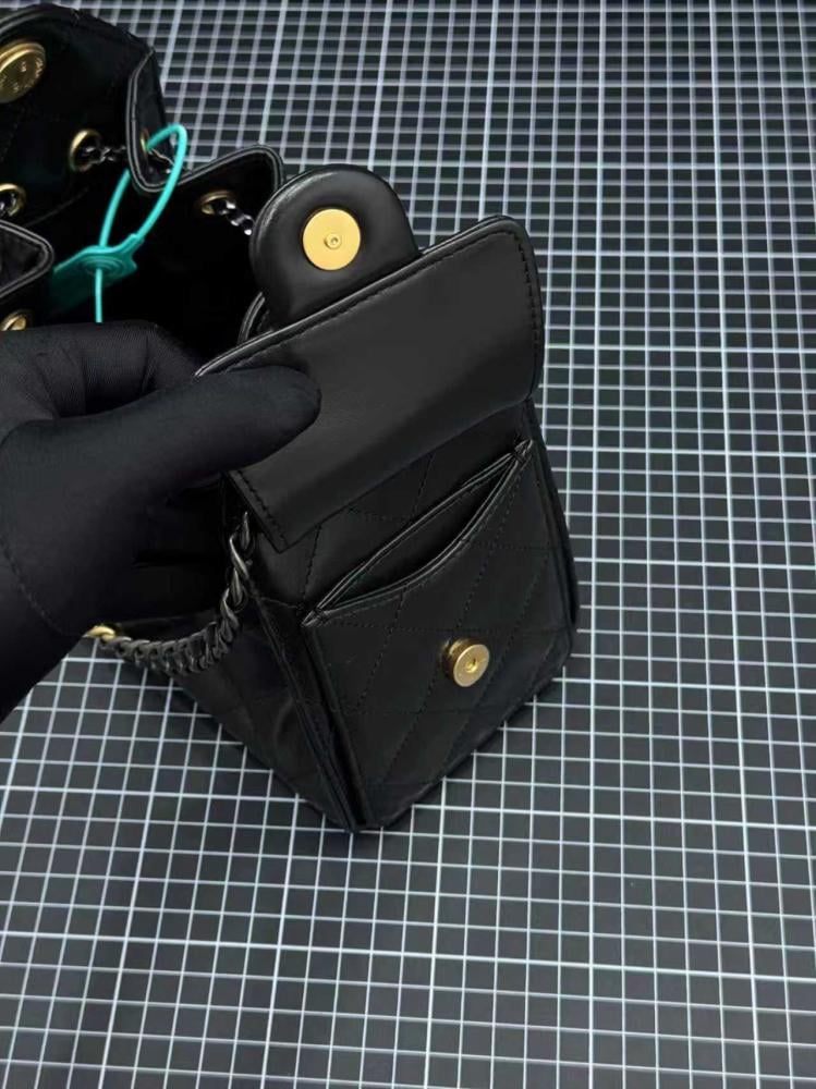 شنطة شانيل Mini hopo bag 22cm