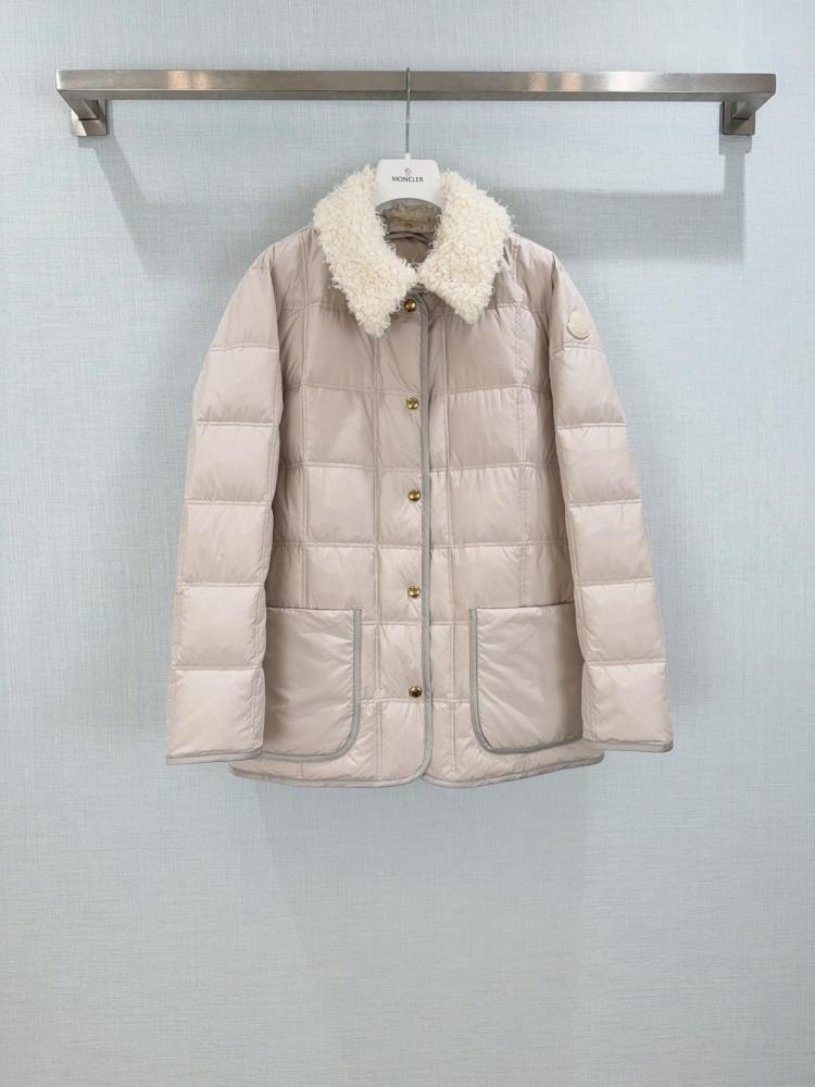 جاكيت Moncler