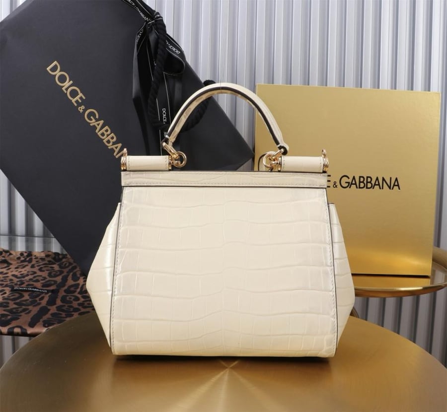 . شنطة دولتشي اند غابانا Medium Sicily handbag