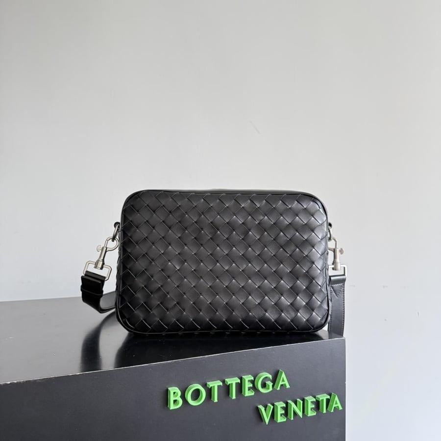 شنطة بوتيغا camera Bag Bottega