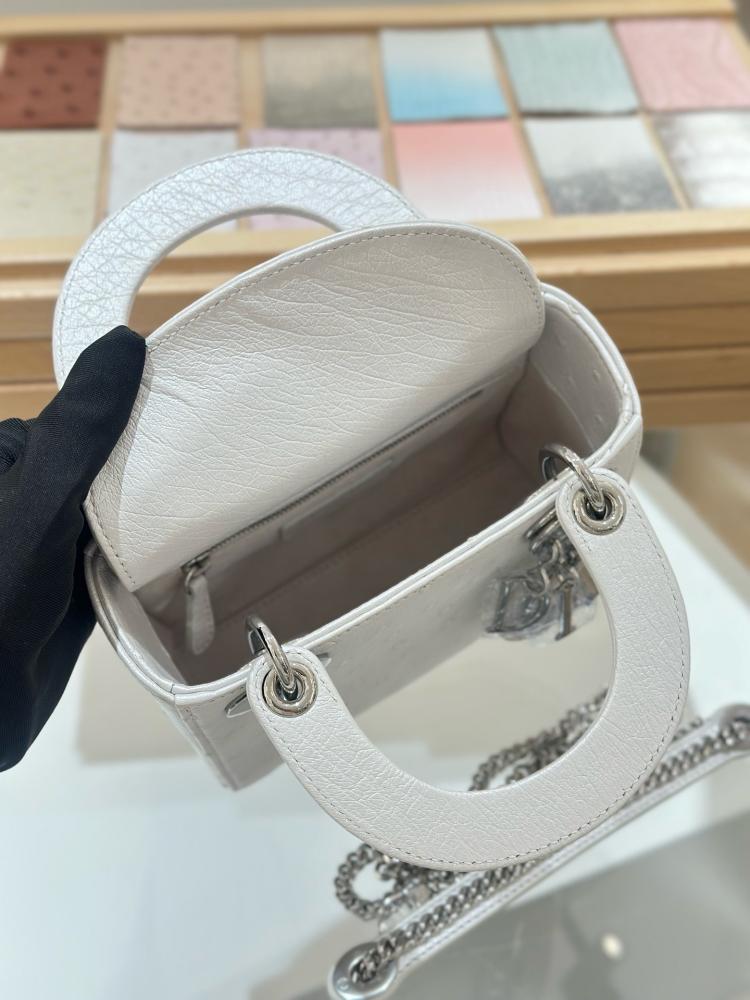 شنطة ديور Lady Ostrich Skin Dior مقاس 17cm