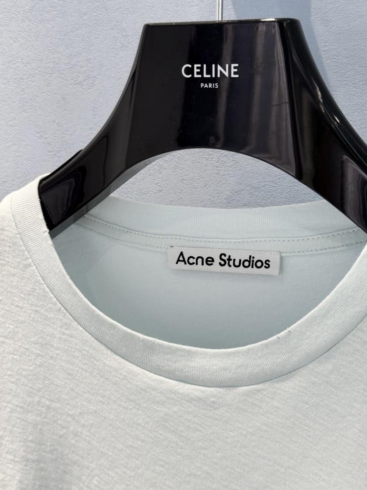 تيشيرت بكم Acne