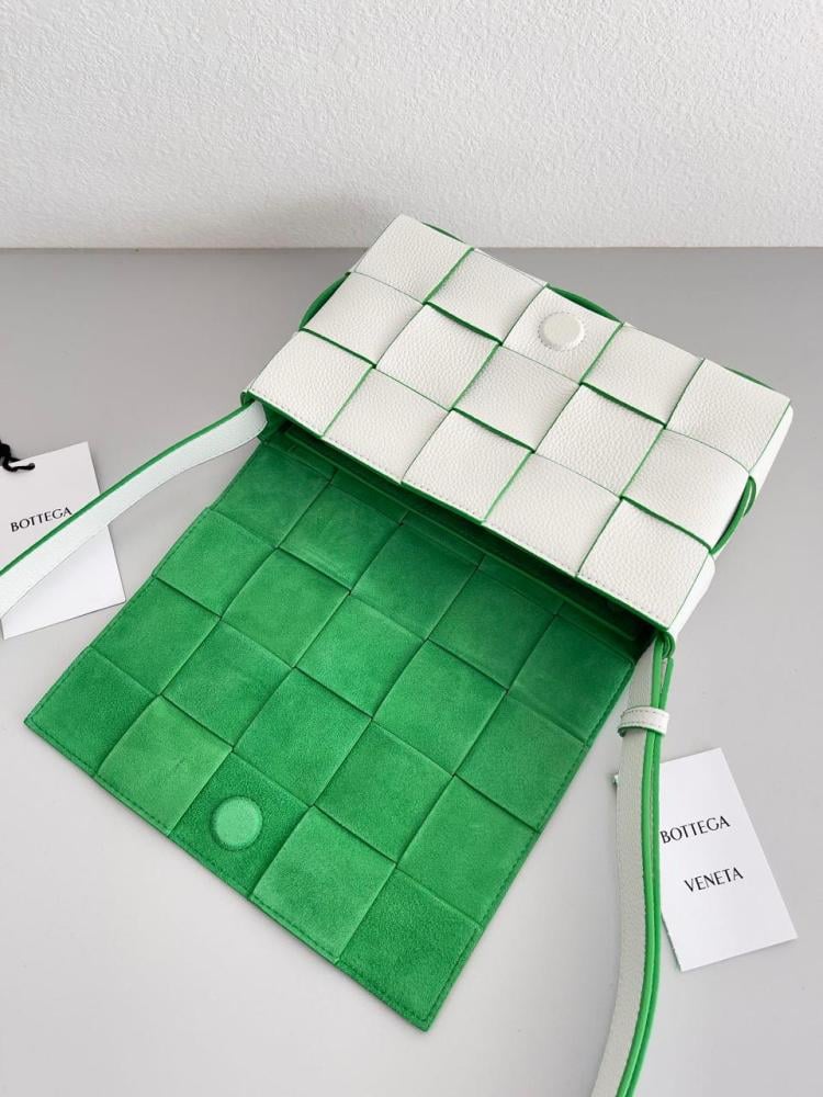 شنطة  بوتيغا Cassette مقاس 23cm